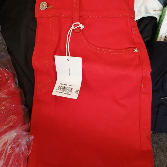 Carolina Herrera Red Skirt Set with Gold Accents - Picture 7 of 11